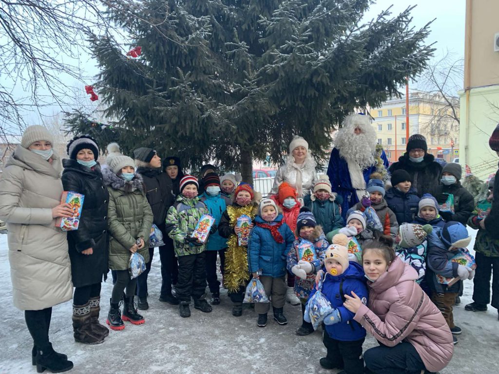 Новый год – желанный праздник всех детей - Областное государственное  бюджетное учреждение «Управление социальной защиты и социального  обслуживания населения по городу Черемхово, Черемховскому району и городу  Свирску»